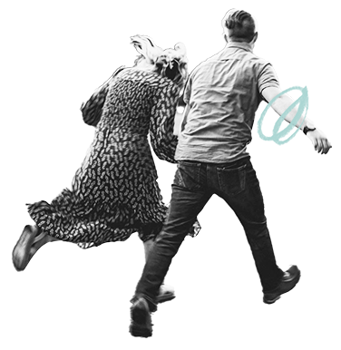 Précipitations : 2 personnes qui courent